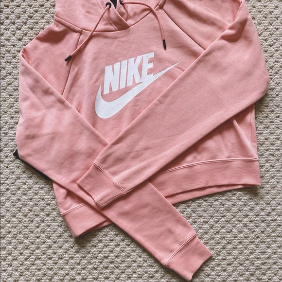 Nike Cropped Women's Cropped HoodieNike Sportswear Essential - Picture 4 of 7